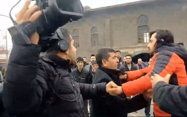 /haber/gazeteciye-saldiriya-takipsizlik-293488